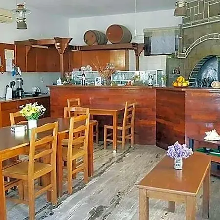 Helios Apartmanhotel Íosz